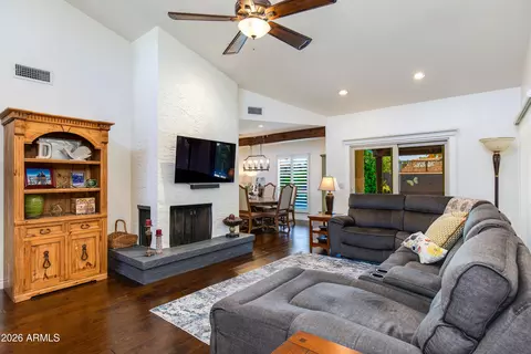 Living - 925 E Waltann Ln, Phoenix, AZ 85022 photo 2 of 8