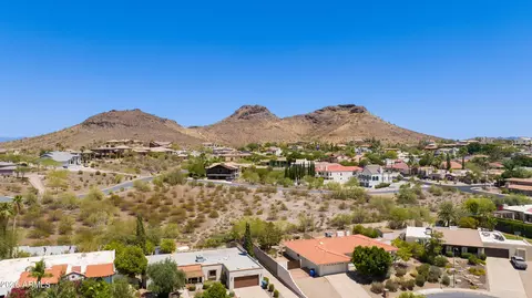 View/Area - 925 E Waltann Ln, Phoenix, AZ 85022 photo 5 of 5