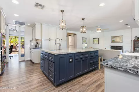 Kitchen - 925 E Waltann Ln, Phoenix, AZ 85022 photo 2 of 7