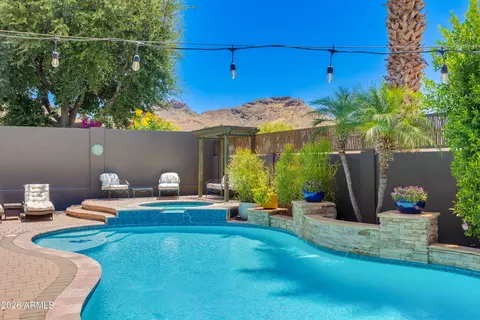 Exterior - 925 E Waltann Ln, Phoenix, AZ 85022 photo 7 of 13
