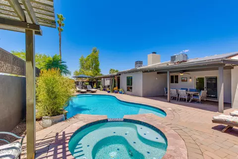 Exterior - 925 E Waltann Ln, Phoenix, AZ 85022 photo 6 of 13