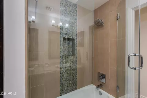 Bath - 925 E Waltann Ln, Phoenix, AZ 85022 photo 6 of 6
