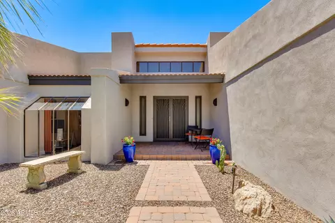 Exterior - 925 E Waltann Ln, Phoenix, AZ 85022 photo 3 of 13