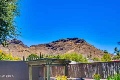 Exterior - 925 E Waltann Ln, Phoenix, AZ 85022 photo 11 of 13