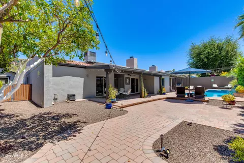 Exterior - 925 E Waltann Ln, Phoenix, AZ 85022 photo 9 of 13