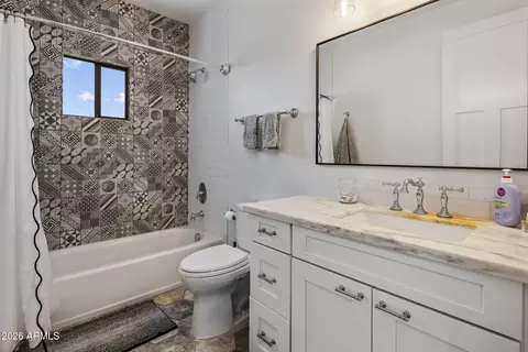 Bath - 4506 E Montecito Ave, Phoenix, AZ 85018 photo 5 of 5