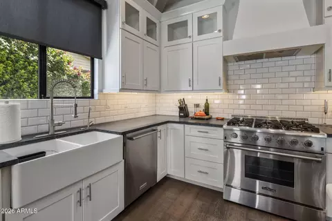 Kitchen - 4506 E Montecito Ave, Phoenix, AZ 85018 photo 3 of 5