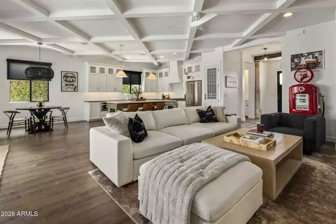 Living - 4506 E Montecito Ave, Phoenix, AZ 85018 photo 2 of 3