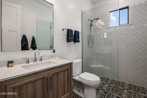 Bath - 4506 E Montecito Ave, Phoenix, AZ 85018 photo 1 of 5