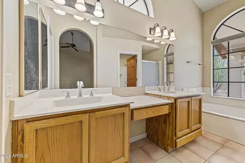 Bath - 1101 E Braeburn Dr, Phoenix, AZ 85022 photo 1 of 2