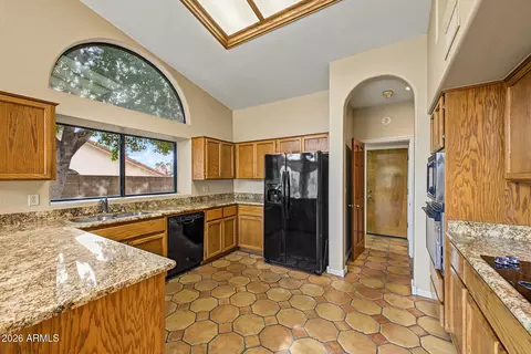 Kitchen - 1101 E Braeburn Dr, Phoenix, AZ 85022 photo 3 of 5