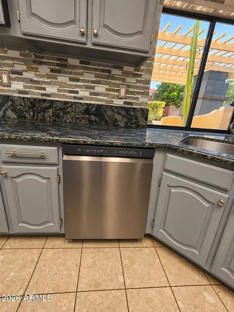 Kitchen - 1825 E Redfield Rd, Phoenix, AZ 85022 photo 7 of 7