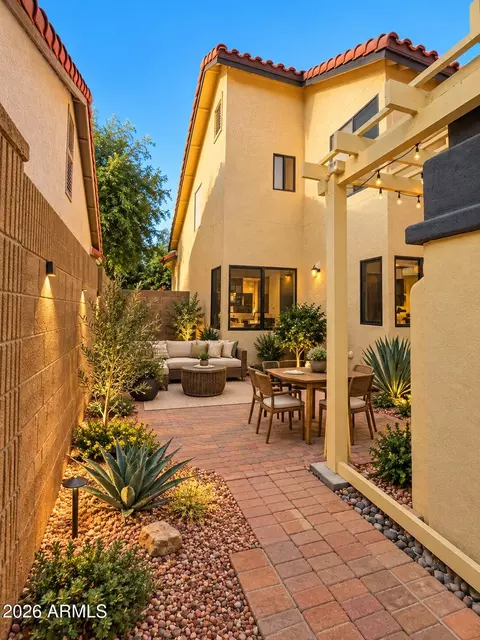 Exterior - 1825 E Redfield Rd, Phoenix, AZ 85022 photo 8 of 13