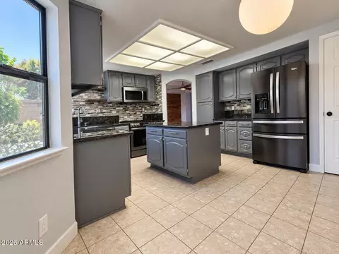 Kitchen - 1825 E Redfield Rd, Phoenix, AZ 85022 photo 4 of 7