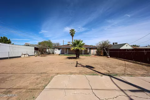 Exterior - 1933 W Mitchell Dr, Phoenix, AZ 85015 photo 5 of 6