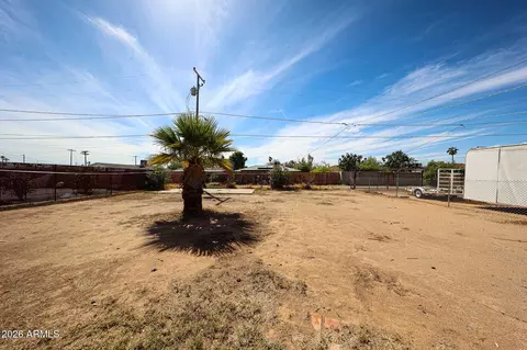Exterior - 1933 W Mitchell Dr, Phoenix, AZ 85015 photo 4 of 6