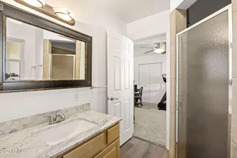 Bath - 4440 E Clarendon Ave, Phoenix, AZ 85018 photo 5 of 7