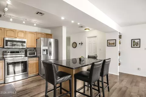 Kitchen - 4440 E Clarendon Ave, Phoenix, AZ 85018 photo 3 of 4