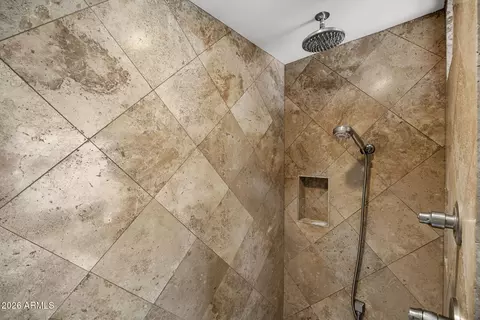 Bath - 4440 E Clarendon Ave, Phoenix, AZ 85018 photo 4 of 7