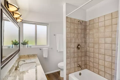 Bath - 4440 E Clarendon Ave, Phoenix, AZ 85018 photo 7 of 7