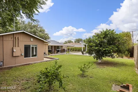Exterior - 4440 E Clarendon Ave, Phoenix, AZ 85018 photo 9 of 9