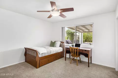 Bedroom - 4440 E Clarendon Ave, Phoenix, AZ 85018 photo 4 of 5