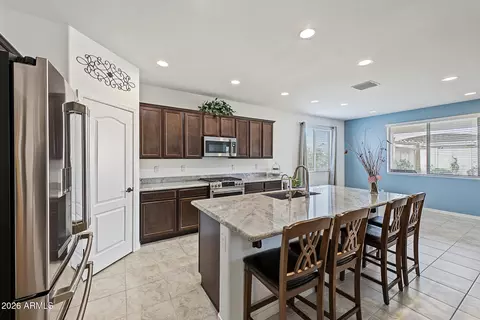 Kitchen - 10342 E Tupelo Ave, Mesa, AZ 85212 photo 3 of 6