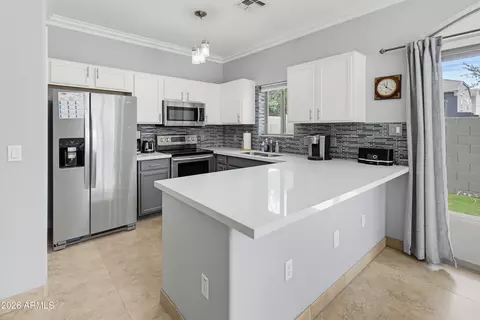 Kitchen - 2402 E 5th St #1672, Tempe, AZ 85288 photo 2 of 6