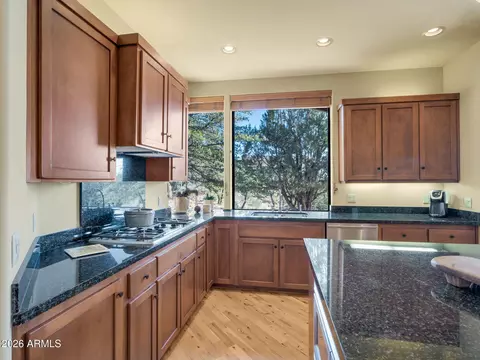 Kitchen - 6683 W Buffalo Run, Pine, AZ 85544 photo 5 of 6