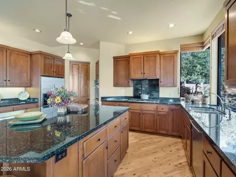 Kitchen - 6683 W Buffalo Run, Pine, AZ 85544 photo 3 of 6