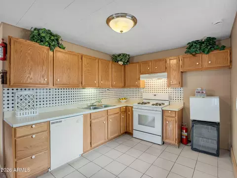 Kitchen - 4079 N Cherri Lynn Dr, Pine, AZ 85544 photo 2 of 3