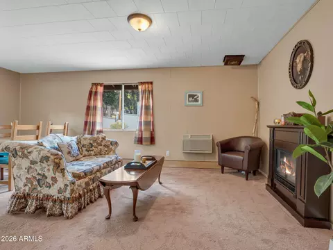 Living - 4079 N Cherri Lynn Dr, Pine, AZ 85544 photo 2 of 3