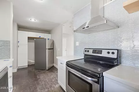 Kitchen - 2016 W Whitton Ave, Phoenix, AZ 85015 photo 4 of 5