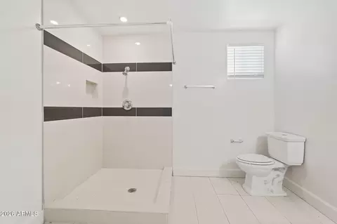 Bath - 2016 W Whitton Ave, Phoenix, AZ 85015 photo 3 of 3
