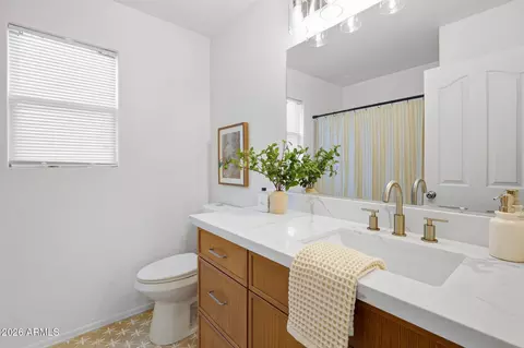 Bath - 4032 E Gail Ct, Gilbert, AZ 85296 photo 4 of 5