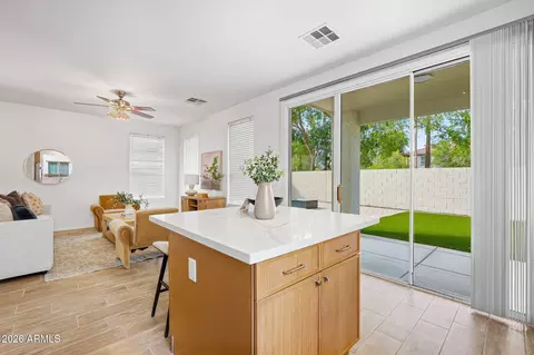 Kitchen - 4032 E Gail Ct, Gilbert, AZ 85296 photo 5 of 6