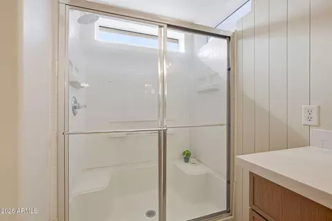 Bath - 4032 E Gail Ct, Gilbert, AZ 85296 photo 3 of 5