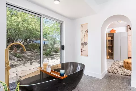 Bath - 220 W Willow Ave, Phoenix, AZ 85029 photo 6 of 6