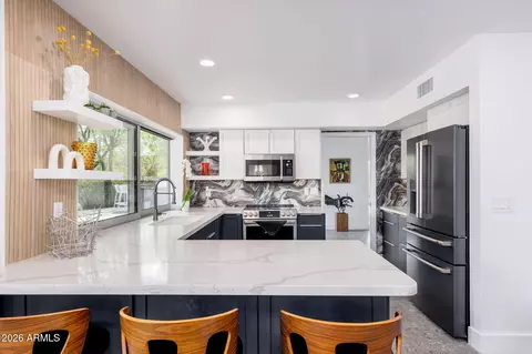 Kitchen - 220 W Willow Ave, Phoenix, AZ 85029 photo 3 of 8