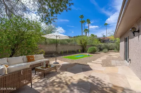 Exterior - 220 W Willow Ave, Phoenix, AZ 85029 photo 9 of 15