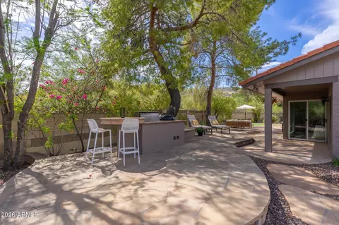 Exterior - 220 W Willow Ave, Phoenix, AZ 85029 photo 7 of 15