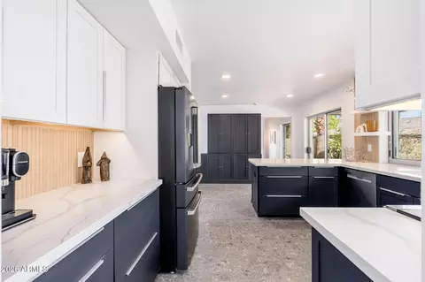 Kitchen - 220 W Willow Ave, Phoenix, AZ 85029 photo 8 of 8