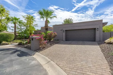 Exterior - 220 W Willow Ave, Phoenix, AZ 85029 photo 2 of 15