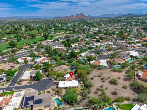 View/Area - 220 W Willow Ave, Phoenix, AZ 85029 photo 6 of 10