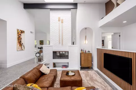 Living - 220 W Willow Ave, Phoenix, AZ 85029 photo 2 of 6