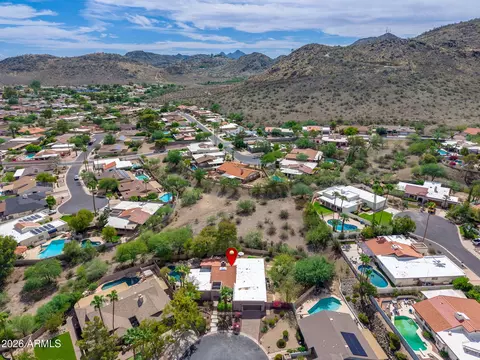 View/Area - 220 W Willow Ave, Phoenix, AZ 85029 photo 5 of 10