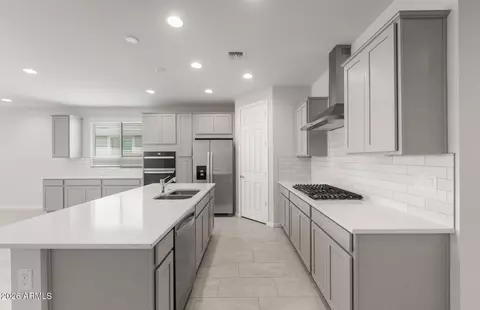 Kitchen - 1272 W Saddle Run, Apache Junction, AZ 85120 photo 2 of 5