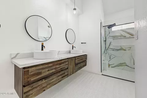 Bath - 1232 E Granada St, Mesa, AZ 85203 photo 2 of 5