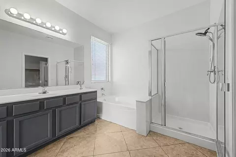 Bath - 4010 E Sundance Ct, Gilbert, AZ 85297 photo 2 of 3