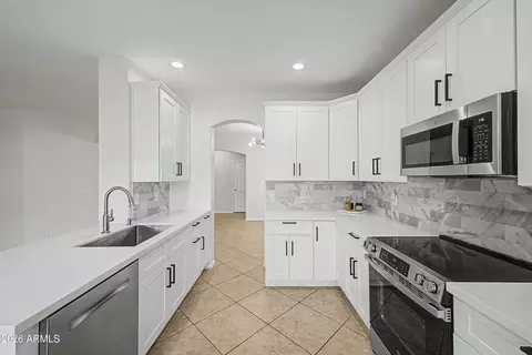 Kitchen - 4010 E Sundance Ct, Gilbert, AZ 85297 photo 1 of 4